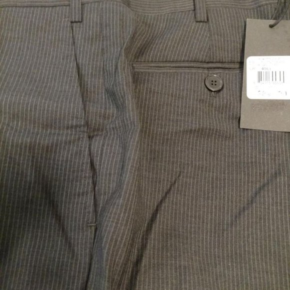 NEW $895 Men's pinstripe suit Bloomingales 40L - Picture 3 of 9